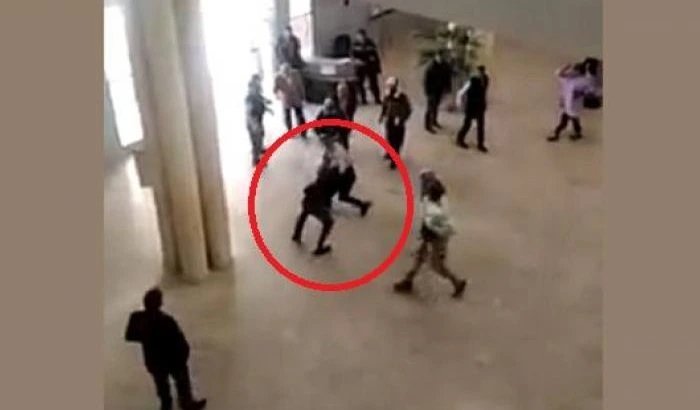 النيابة العامة تأمر بالاستماع إلى أعضاء مجلس بلدية بوزنيقة بعد واقعة العراك وتبادل الضرب