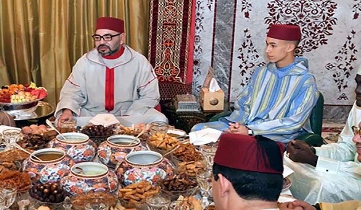 مأدبة إفطار ملكية على شرف رئيس الحكومة الإسبانية بيدرو سانشيز