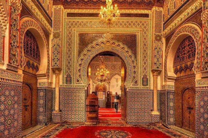 رصيف الصحافة: اختفاء منقولات ثمينة من “ضريح مولاي إدريس”