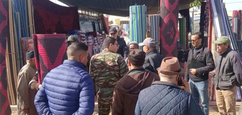 أشتوكة أيت باها : لجنة مختلطة في حملة واسعة لمراقبة الجودة والاسعار بالسوق الاسبوعي ببلفاع +صور