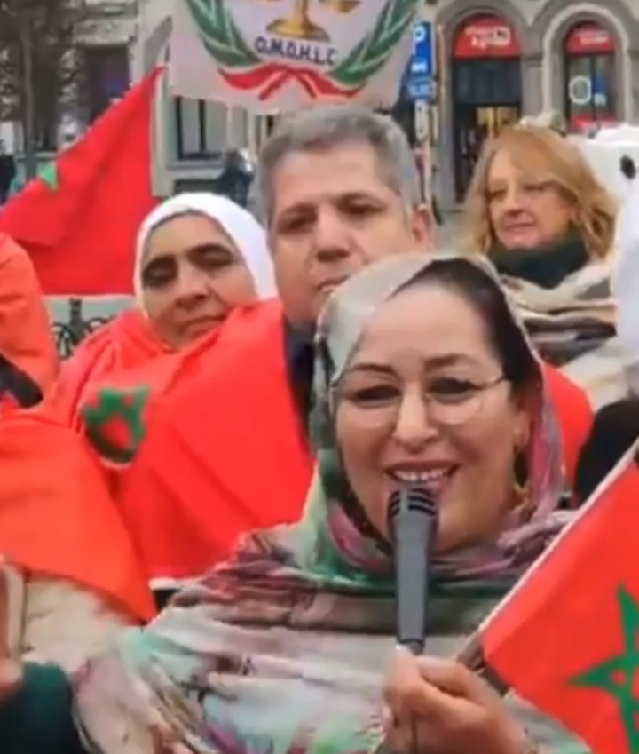 بالصور : مغاربة العالم في وقفة احتجاجية أمام مقر البرلمان الأوروبي ببروكسيل