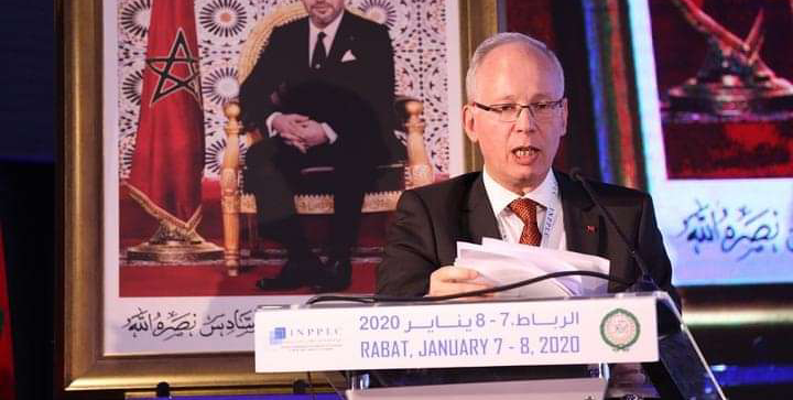 الملايين على أعضاء الهيئة الوطنية للنزاهة والوقاية من الرشوة