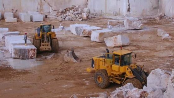 وفاة مستشار جماعي في انهيار مقلع حجارة بتازة