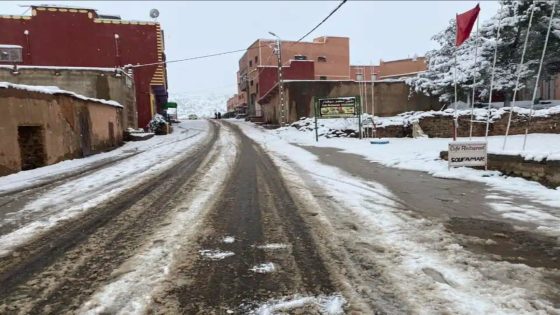 الثلوج تقطع الطرقات بالرشيدية وتنغير