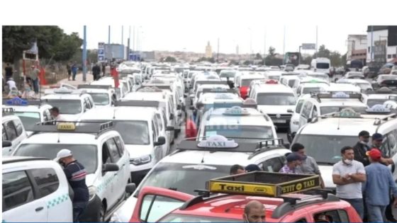 توجيهات جديدة لوزير الداخلية لتحسين جودة خدمات النقل بسيارات الأجرة في المغرب