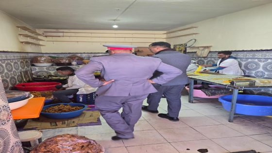 قائد منطقة اكلموس اقليم خنيفـــــرة “زكرياء رشدي” يقود حملات لمراقبة جودة المواد الغذائية