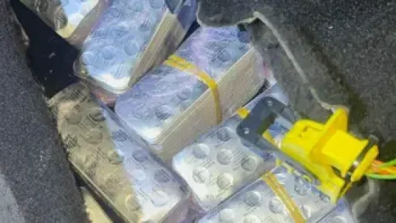 معبر باب سبتة: إحباط محاولة تهريب 54 ألف قرص مهلوس مخبأة بسيارة أجنبية