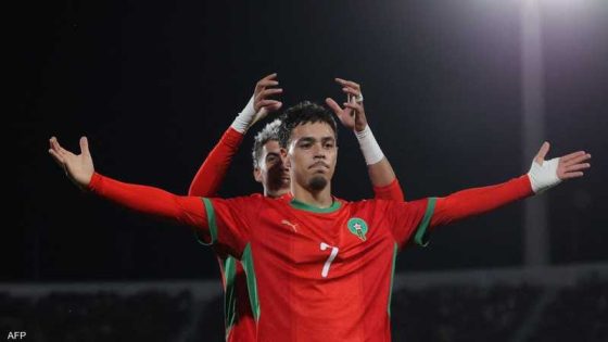 غوارديولا مدرب مانشسترسيتي منبهر بنجم المنتخب المغربي عثمان معما.