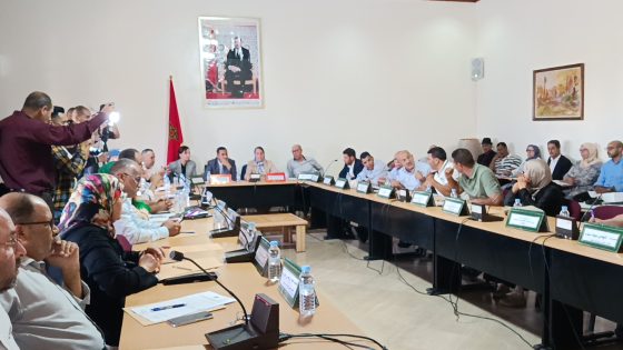 دورة أكتوبر بجماعة سطات.. انتقادات حادة للشركة الجهوية المتعددة الخدمات والمصادقة على أغلب النقاط المدرجة