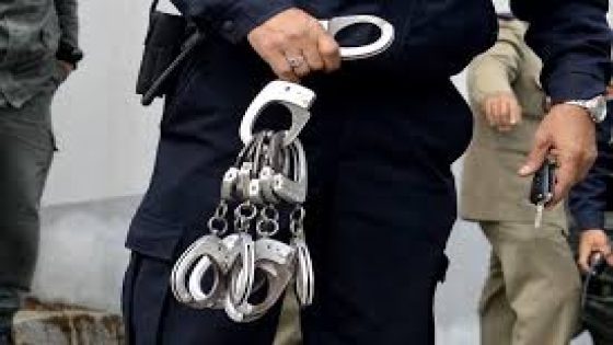 أمن مكناس يوقف ثلاثة أشخاص متورطين في الاعتداء بالسلاح الأبيض بعد انتشار فيديو على مواقع التواصل