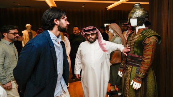 تركي آل الشيخ يزور استديوهات الحصن والقدية لمتابعة تحضيرات فيلم خالد بن الوليد