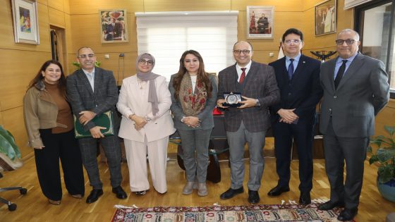 قام وسيط المملكة، السيد حسن طارق، صباح يومه الإثنين 15 دجنبر 2025، بزيارة تواصل و عمل إلى مقر مجلس جماعة الدارالبيضاء، حيث كان في استقباله رئيسة المجلس، السيدة نبيلة الرميلي.