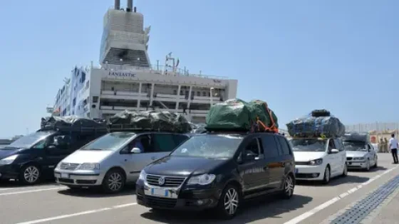 جمارك طنجة المتوسط تشرع في منع دخول السيارات المحملة بالأمتعة فوق السقف