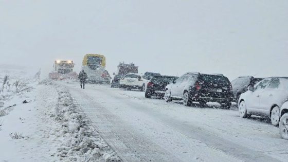 نشرة إنذارية: تساقطات ثلجية وأمطار عاصفية من السبت إلى الاثنين بعدد من مناطق المملكة