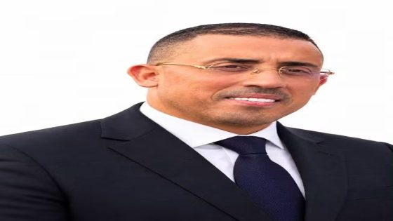 محمود الفداوي، مغربي مقيم ببلجيكا، يضع حداً لمعاناة تلاميذ المعازيز.. سيارة للنقل المدرسي بالمجان بعد تعثر الحلول المحلية